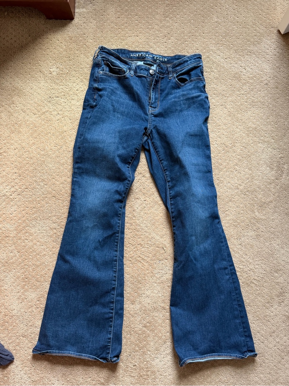 American eagle ladies 6 flare, mid rise